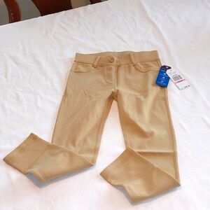Nautica Girls Sensory Friendly khaki school Pants . Size 6 New With Tag .